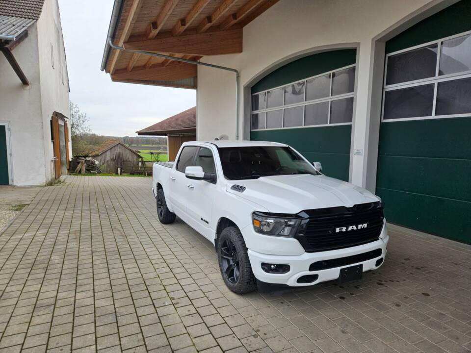 Image 56/62 of Dodge Ram 1500 (2020)