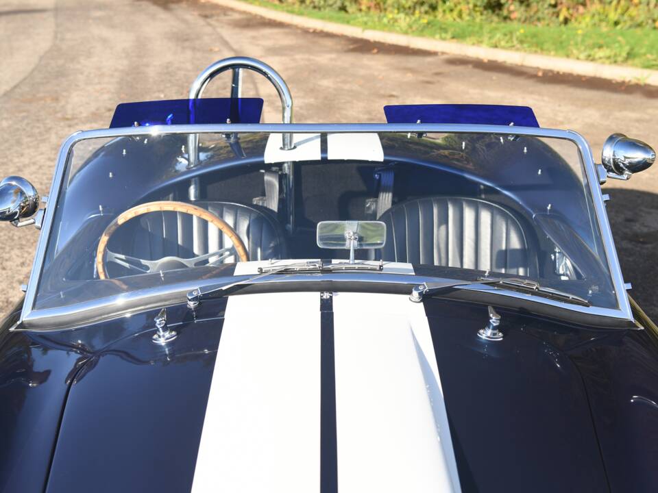 Image 40/50 de AC Cobra 427 (1999)