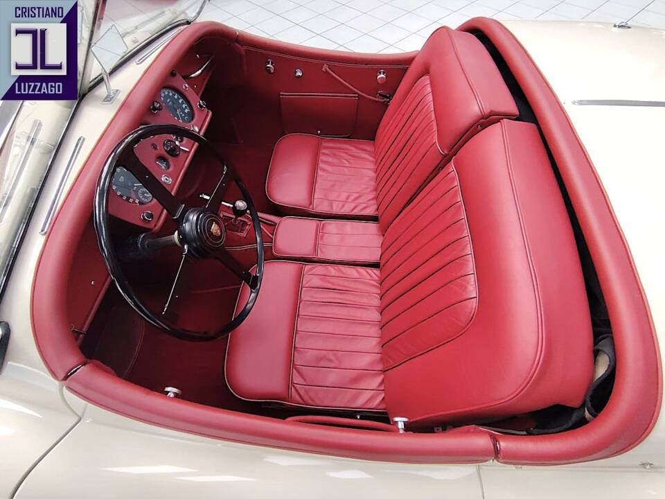 Image 41/74 of Jaguar XK 140 OTS (1956)