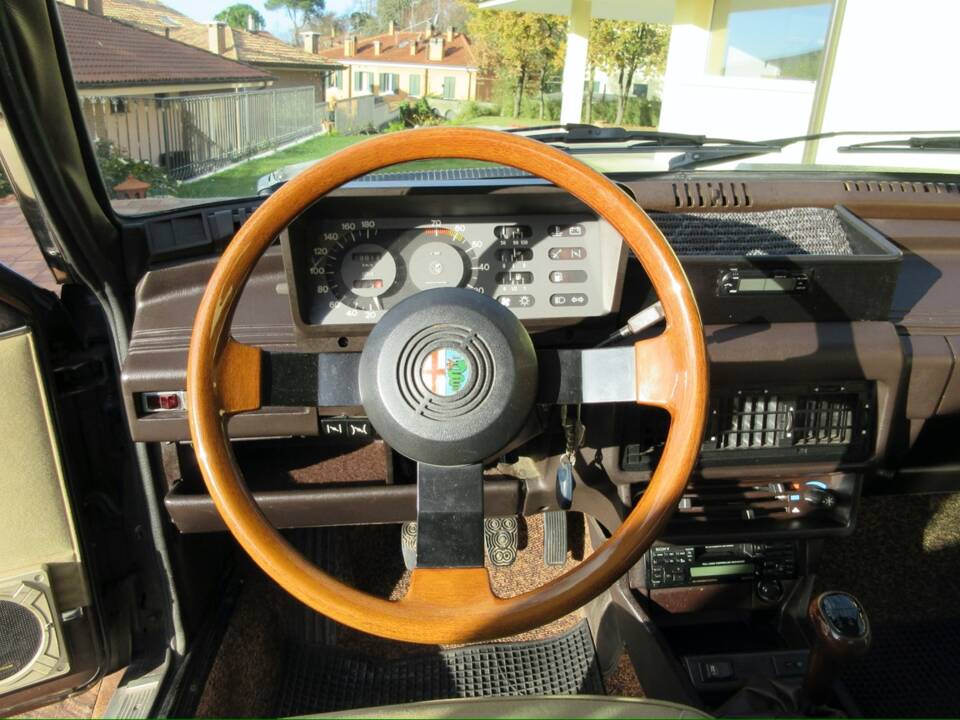 Image 8/44 de Alfa Romeo Giulietta 1.6 (1979)