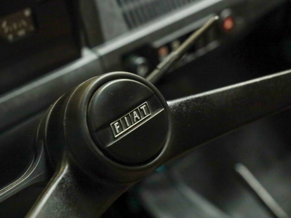 Image 19/50 of FIAT 900E (1980)