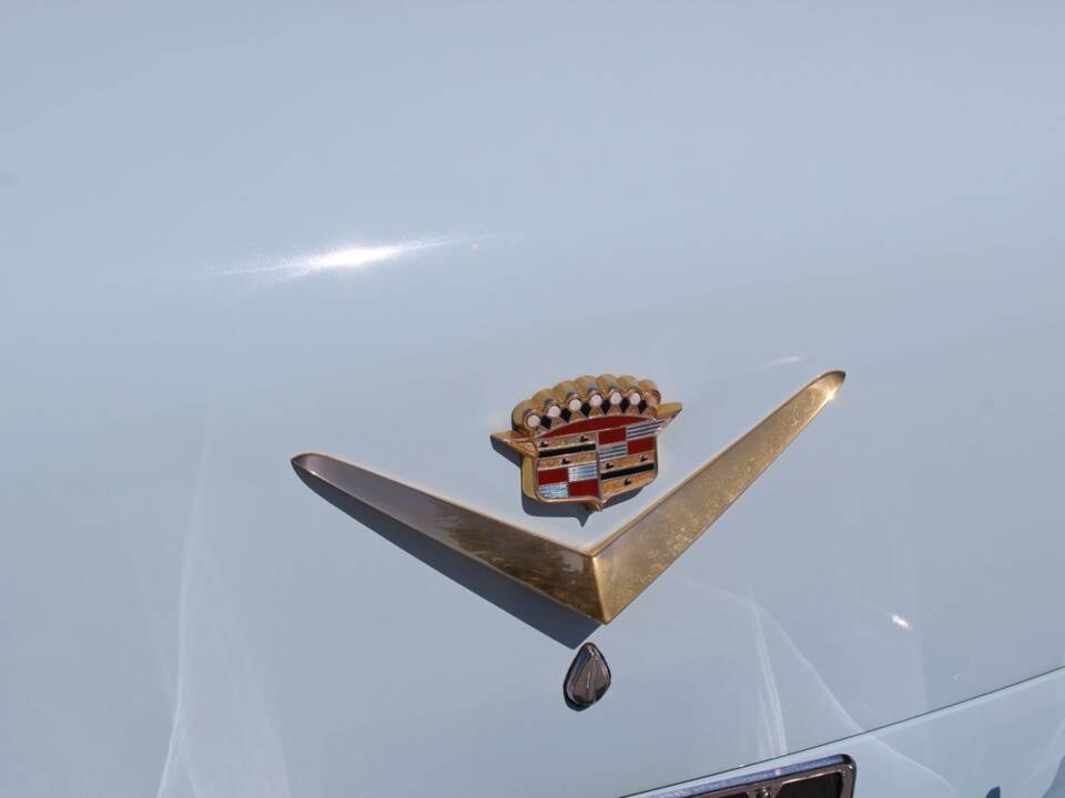 Image 19/43 of Cadillac 62 Sedan (1953)