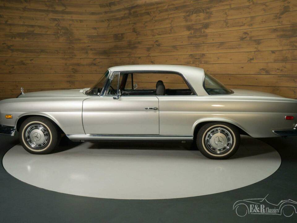 Image 6/18 de Mercedes-Benz 280 SE (1970)