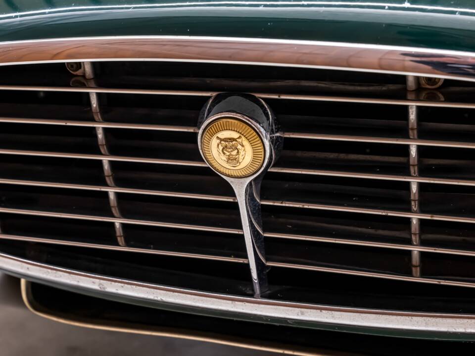 Image 22/34 de Jaguar Type E V12 (1972)