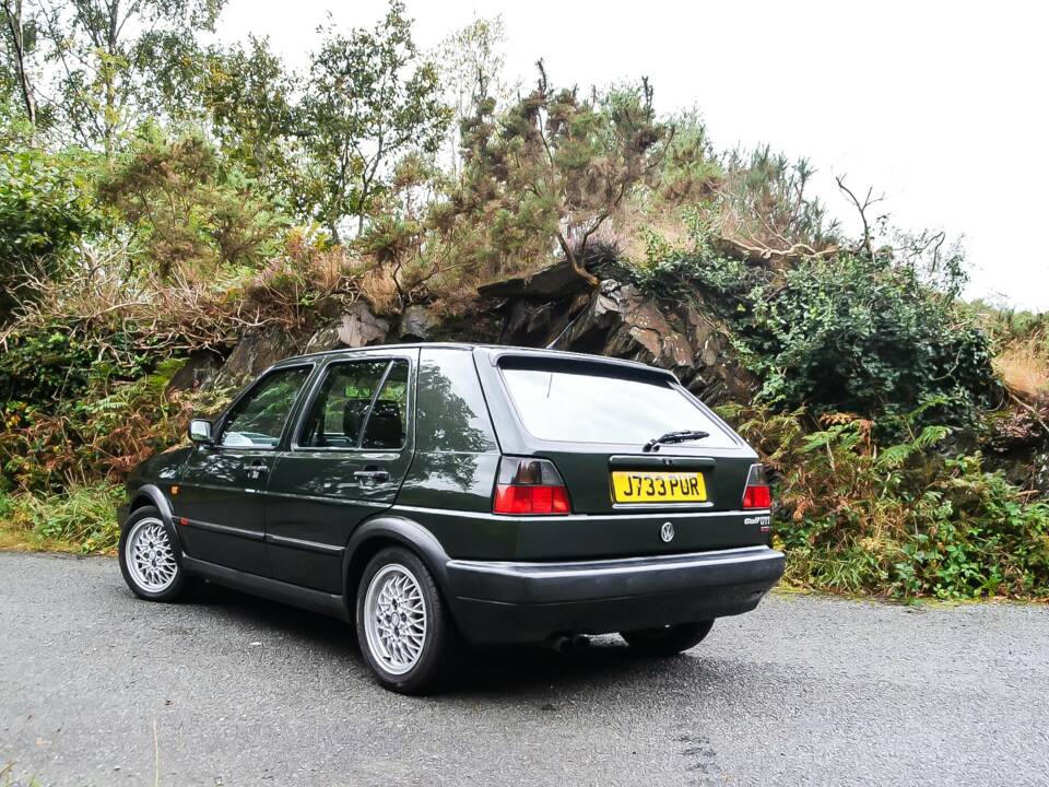 Image 13/37 de Volkswagen Golf III 2.0 16V GTI (1992)