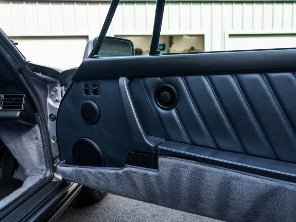 Bild 37/58 von Porsche 911 Carrera 3.2 (WTL) (1988)
