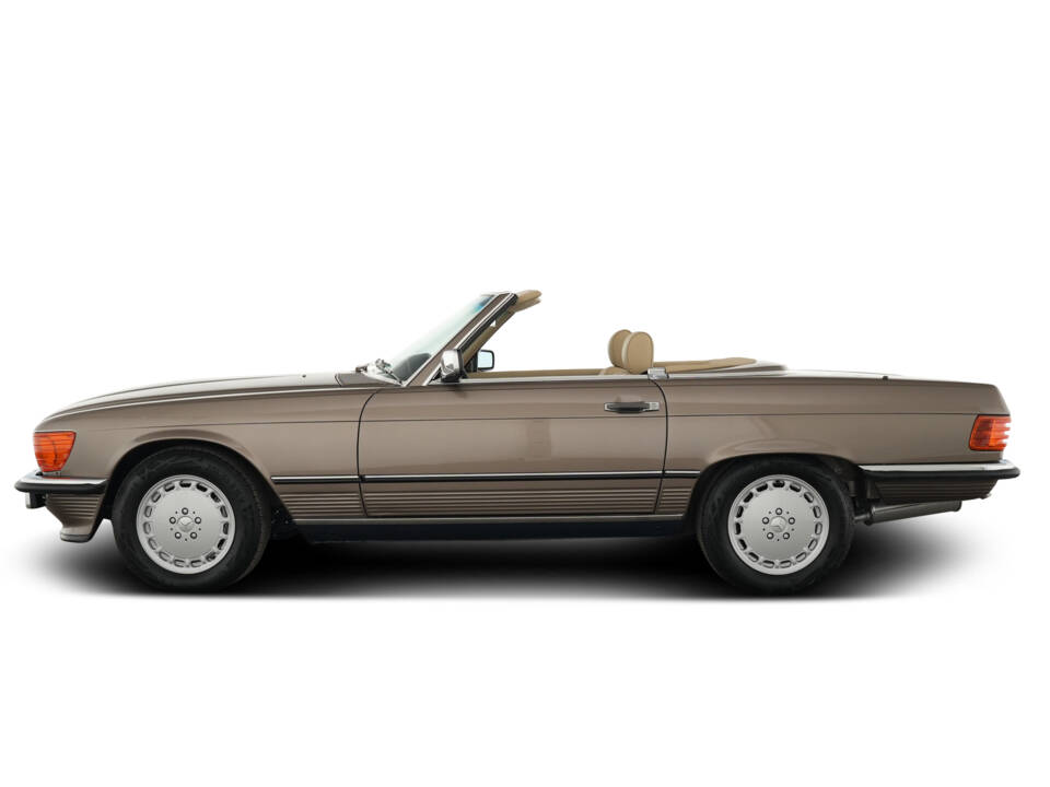 Image 4/48 of Mercedes-Benz 560 SL (1989)