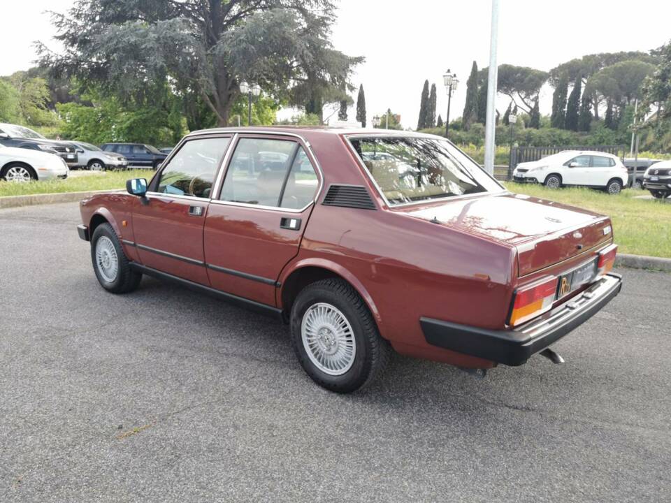 Image 3/24 of Alfa Romeo Alfetta 2.0 (1983)