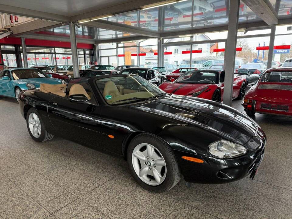 Image 34/34 of Jaguar XK8 4.0 (1997)
