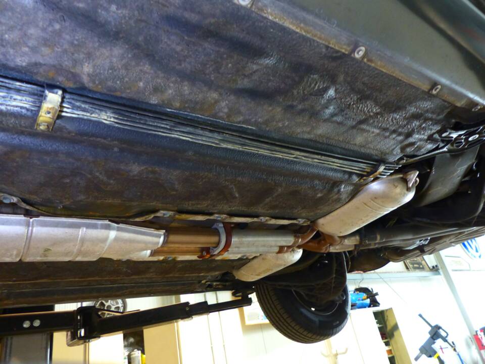 Image 64/91 of Mercedes-Benz 560 SEL (1990)