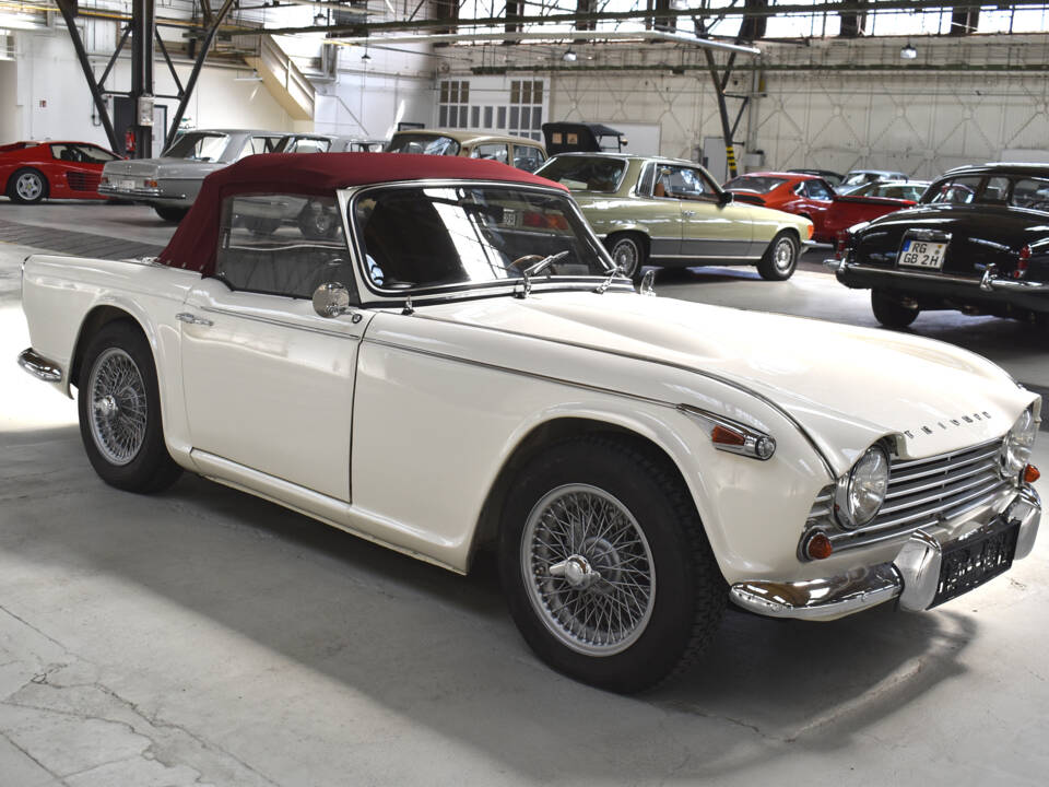 Bild 33/41 von Triumph TR 4A IRS (1965)