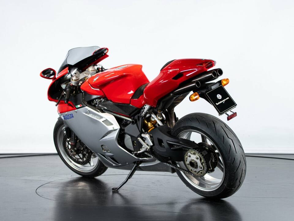 Image 2/50 de MV Agusta DUMMY (2004)