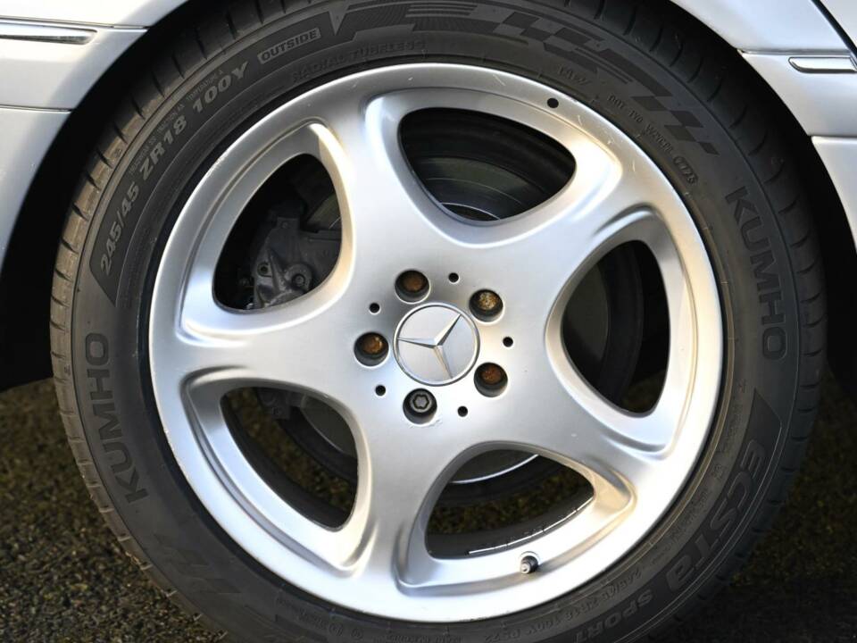 Image 17/50 de Mercedes-Benz S 500 L (2001)