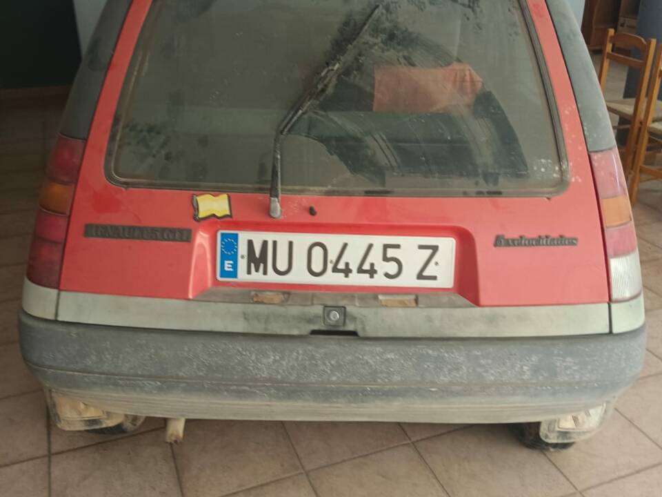 Bild 4/4 von Renault R5 1.4l GTL (1986)
