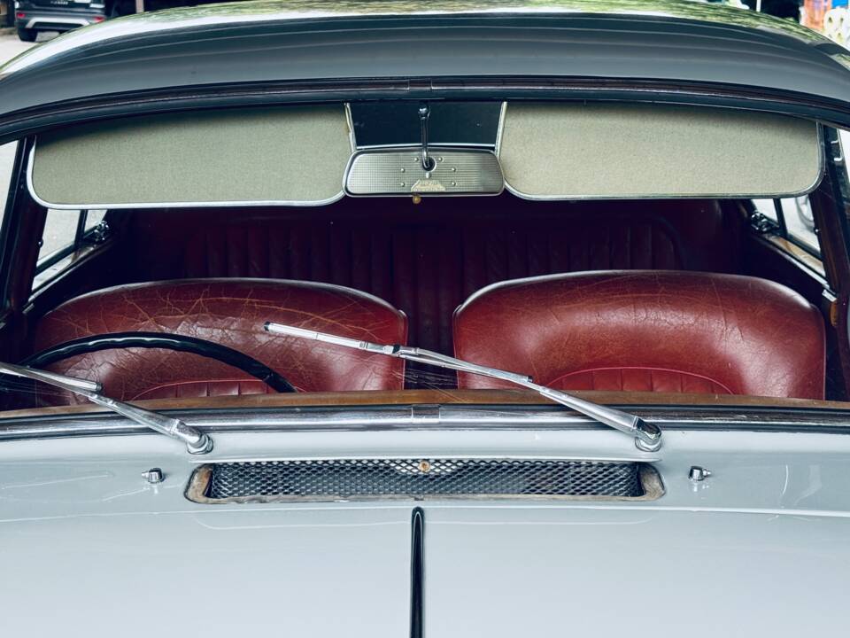 Bild 20/34 von Jaguar Mk II 2.4 (1961)