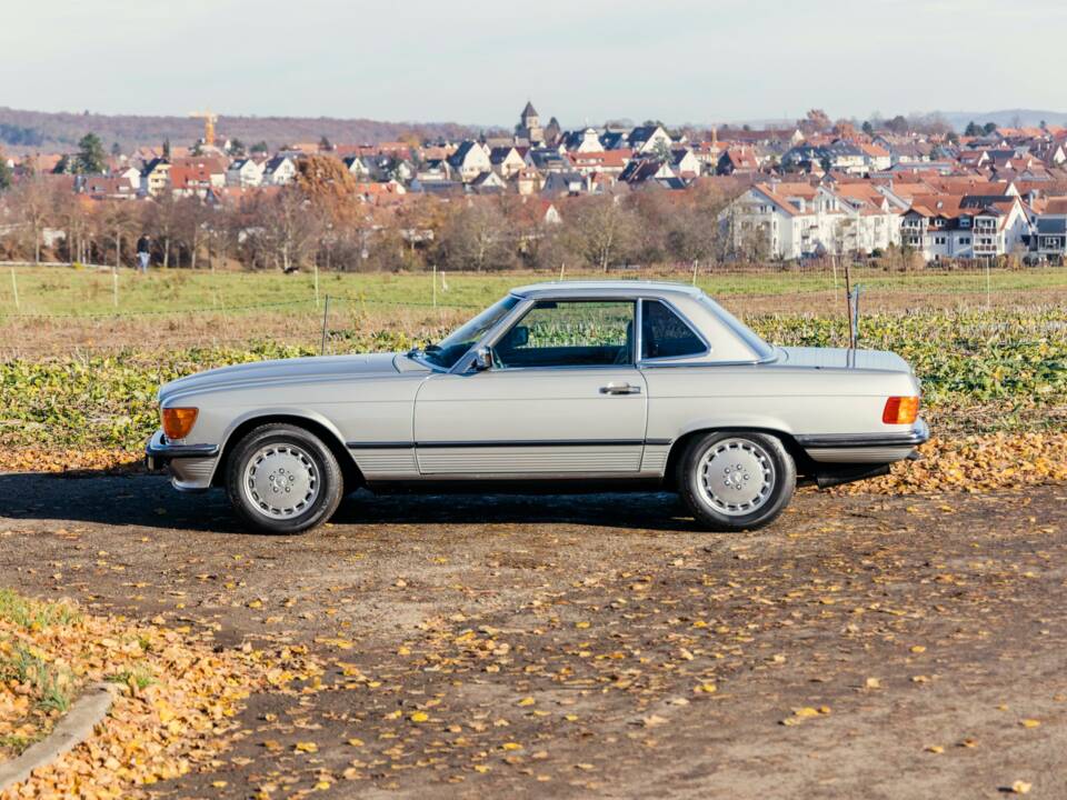 Image 5/50 of Mercedes-Benz 560 SL (1988)