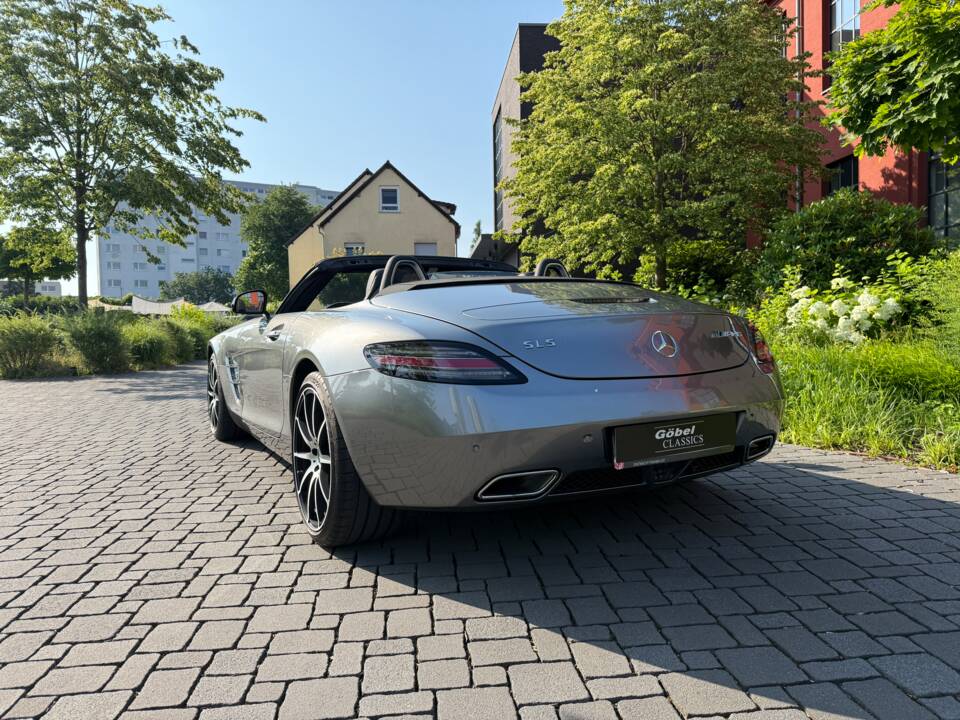 Image 7/40 of Mercedes-Benz SLS AMG GT Roadster (2013)