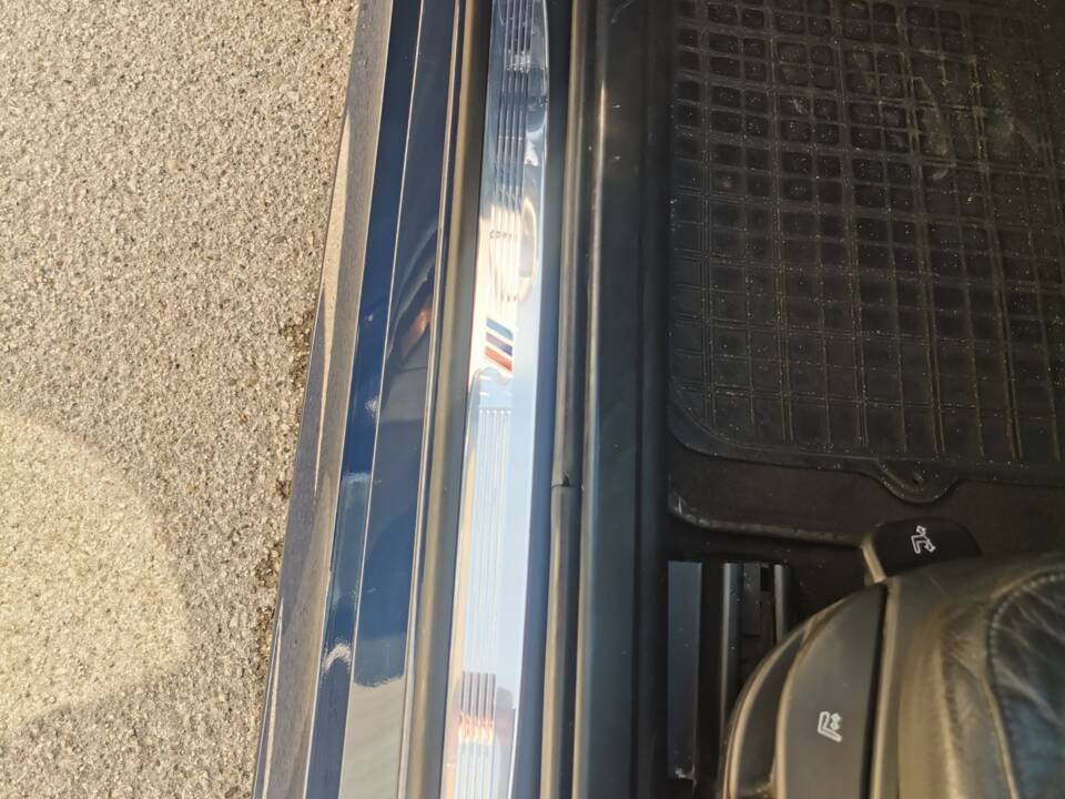 Image 15/22 of BMW 530d Touring (2005)
