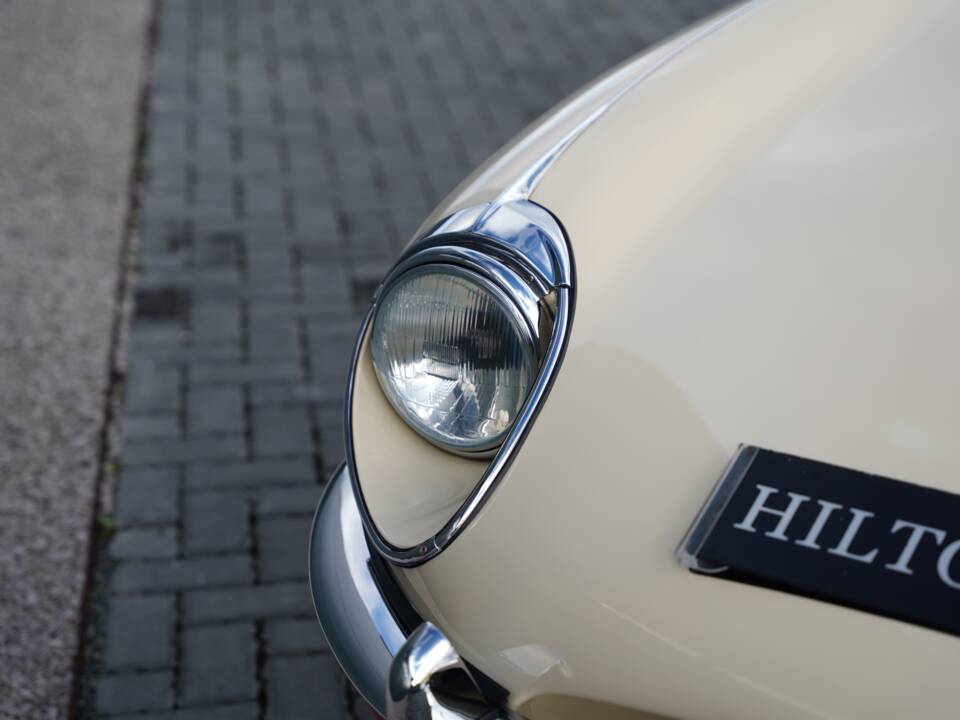 Imagen 39/50 de Jaguar E-Type (1969)