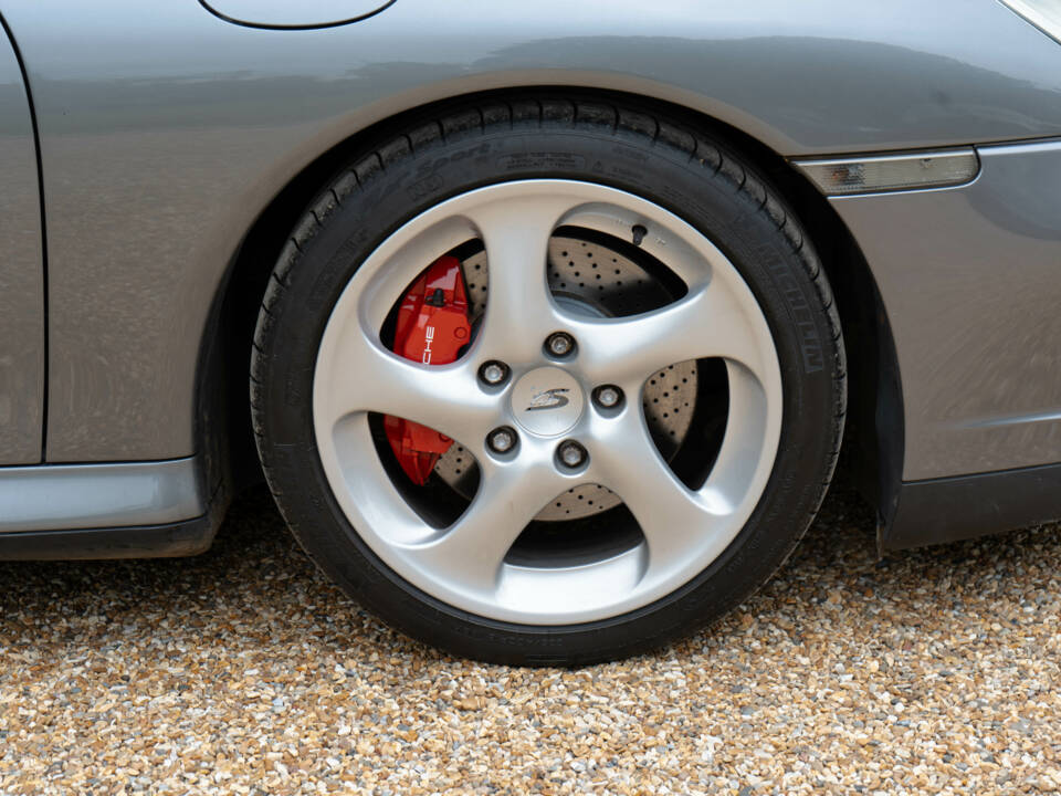 Image 49/50 of Porsche 911 Carrera 4S (2003)