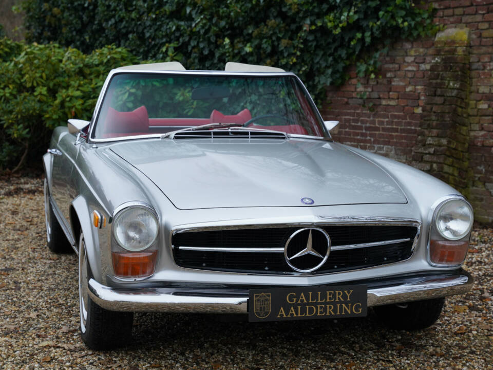 Image 33/50 of Mercedes-Benz 280 SL (1969)