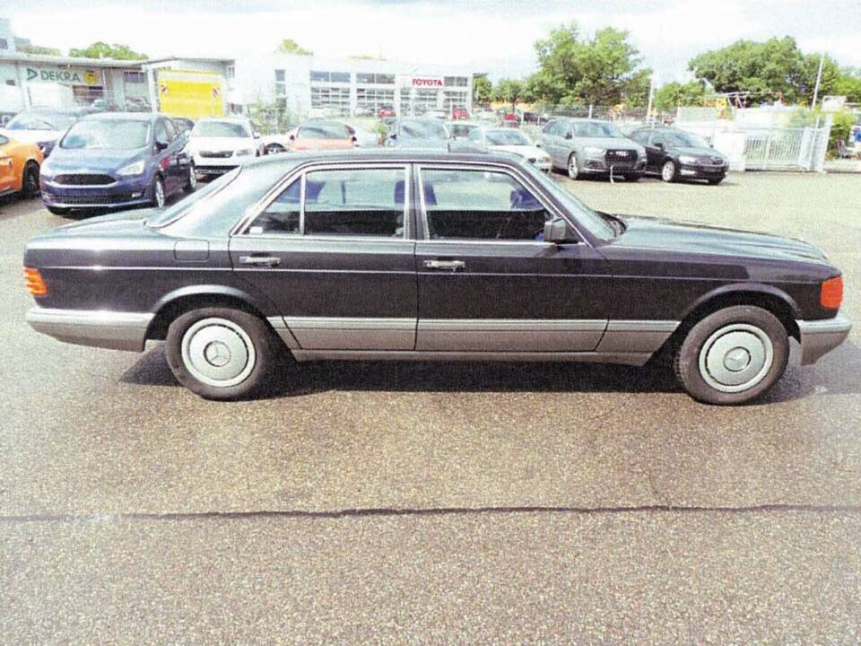 Image 4/39 of Mercedes-Benz 260 SE (1988)