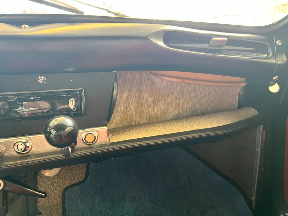 Image 25/38 de Citroën Ami 6 Berline (1968)