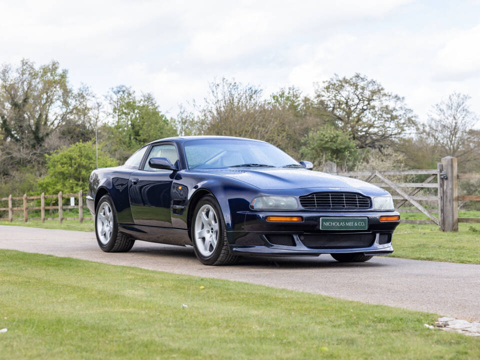 Immagine 9/67 di Aston Martin V8 Vantage V550 (1999)