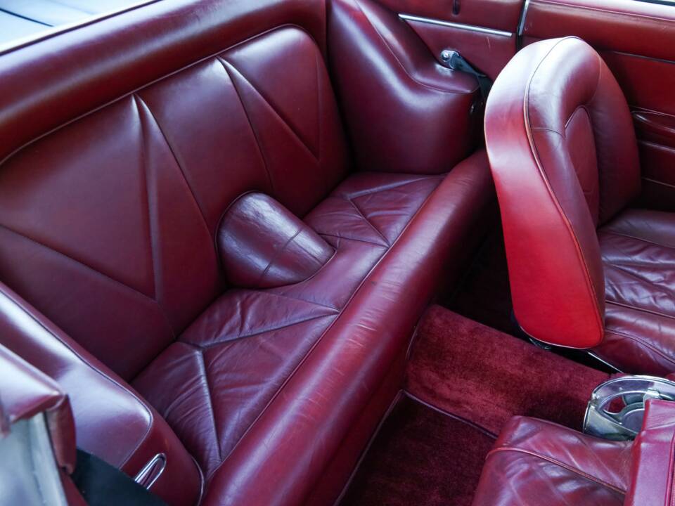 Bild 40/50 von Aston Martin DB 6 (1968)