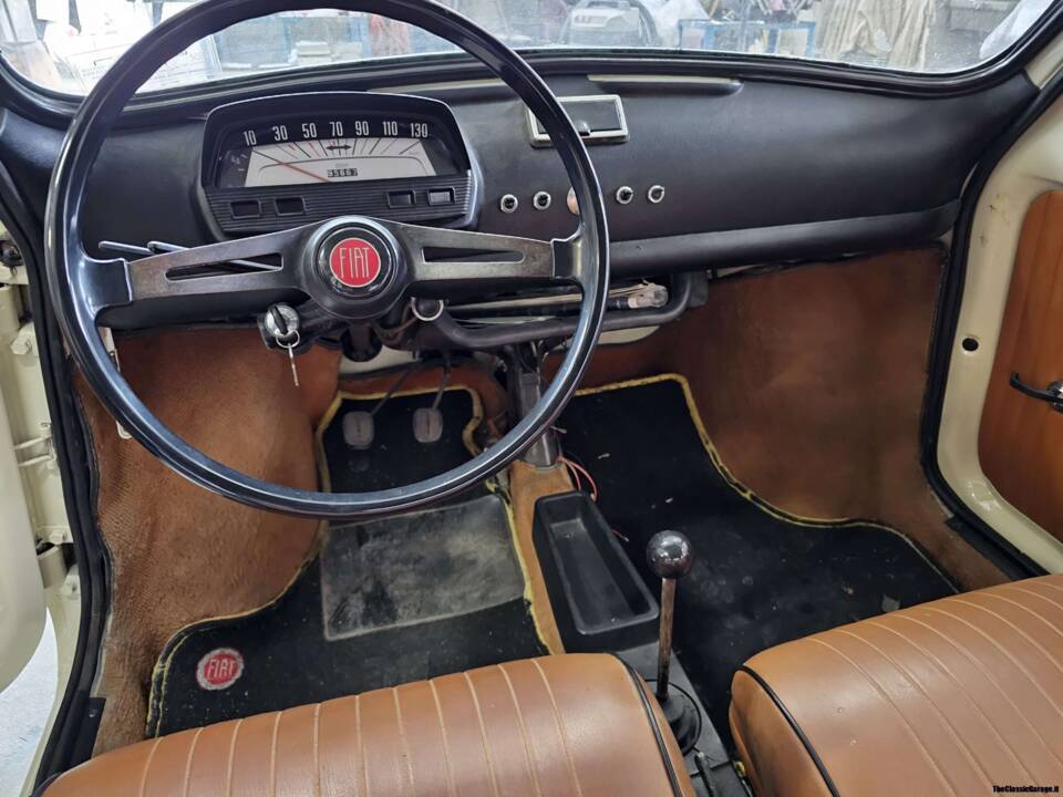 Image 17/43 of FIAT 500 L (1972)