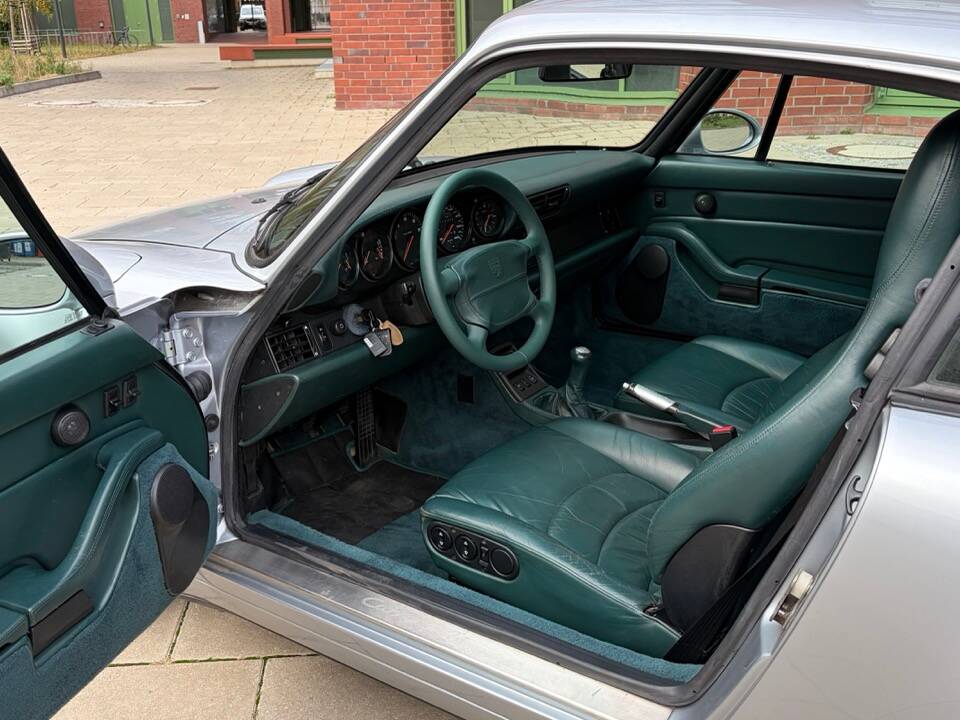 Afbeelding 16/73 van Porsche 911 Carrera 4 (1995)