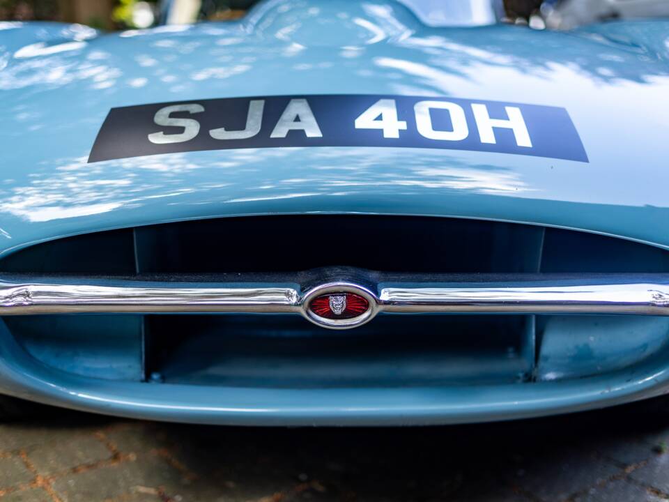 Bild 39/50 von Jaguar E-Type (2+2) (1969)