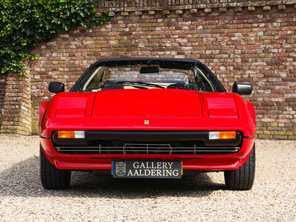 Image 5/50 de Ferrari 308 GTSi (1981)