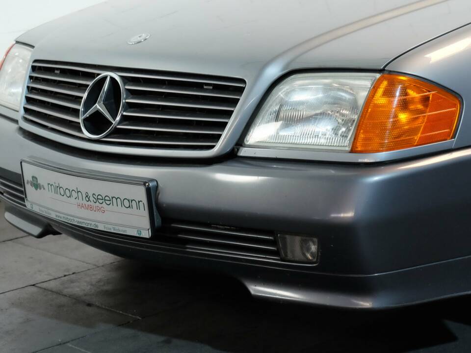 Image 23/34 of Mercedes-Benz 500 SL (1991)