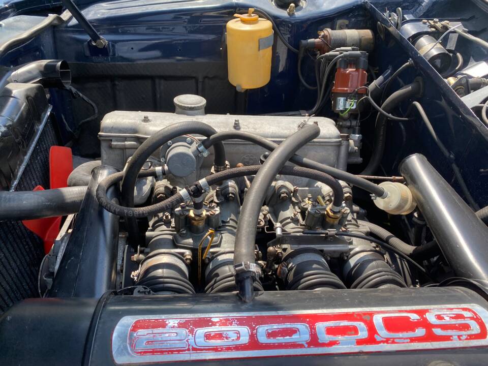 Image 34/79 of BMW 2000 CS (1969)