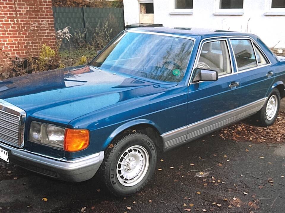 Image 1/10 of Mercedes-Benz 500 SE (1984)