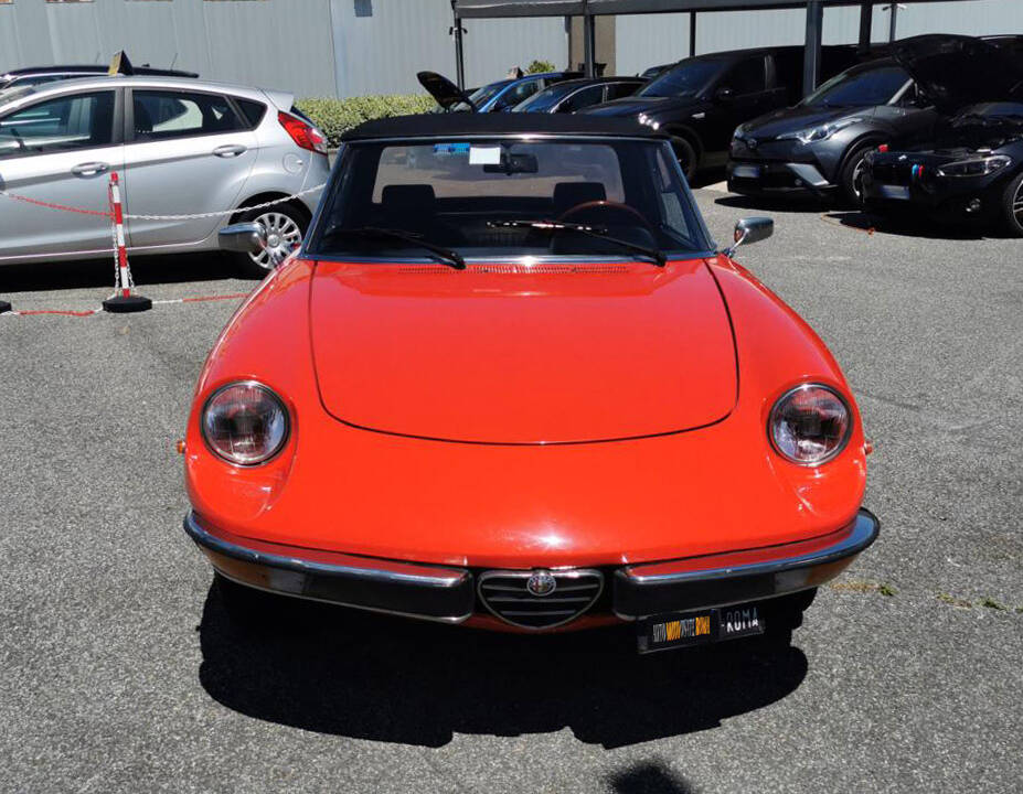 Image 23/33 of Alfa Romeo Spider 1300 (1976)