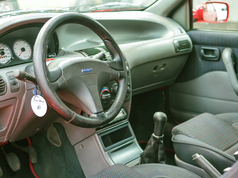 Image 26/39 of FIAT Punto GT (1995)