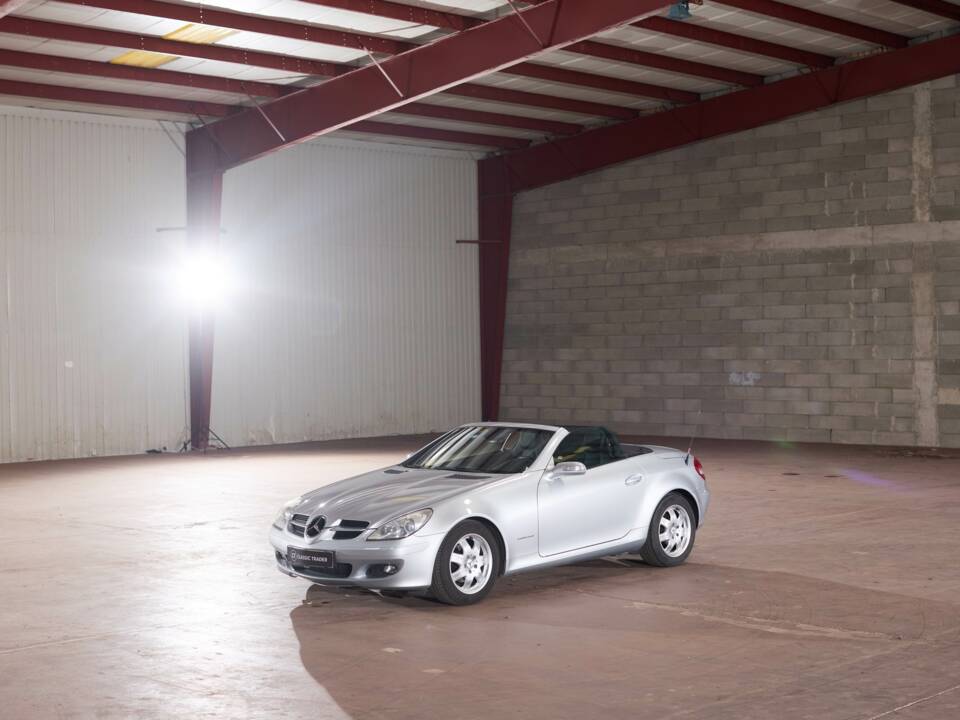 Image 15/32 of Mercedes-Benz SLK 200 Kompressor (2004)
