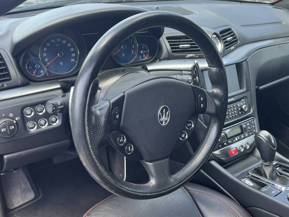 Image 17/39 de Maserati GranTurismo S (2010)