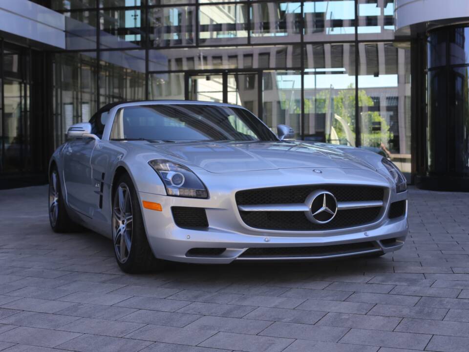 Image 9/75 of Mercedes-Benz SLS AMG Roadster (2012)