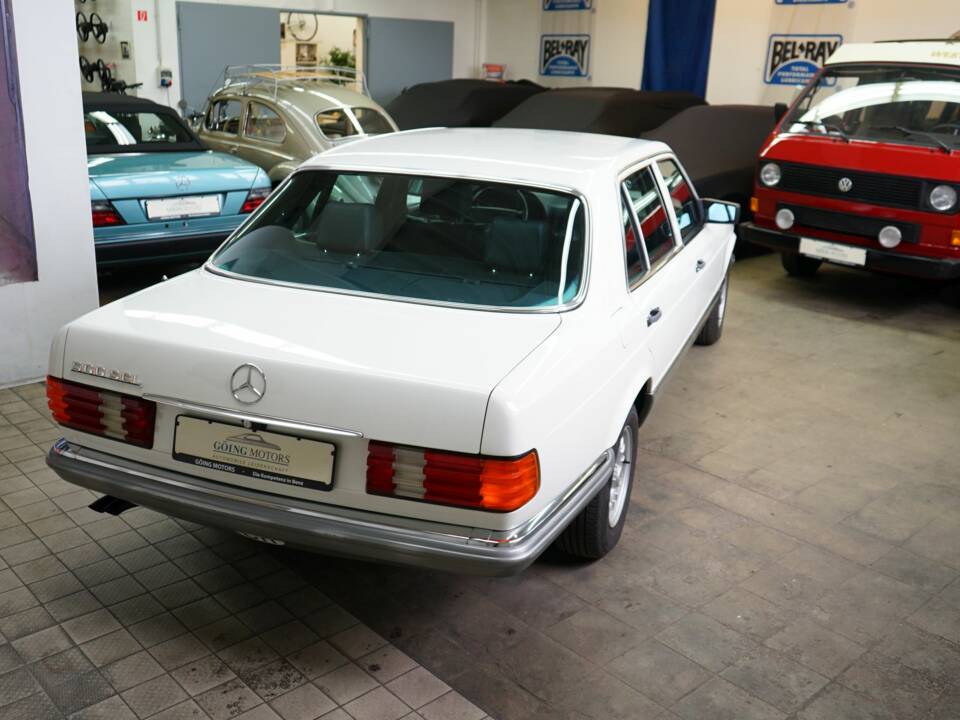 Bild 13/39 von Mercedes-Benz 500 SEL (1984)