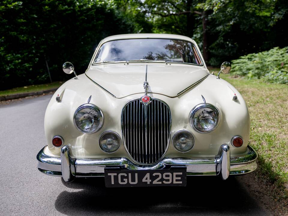 Image 23/50 de Jaguar Mk II 2.4 (1967)