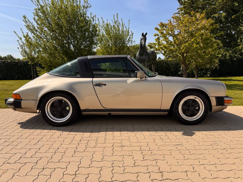 Image 12/88 of Porsche 911 Carrera 3.2 (1985)