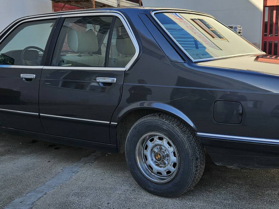 Image 7/100 of BMW 728i (1983)
