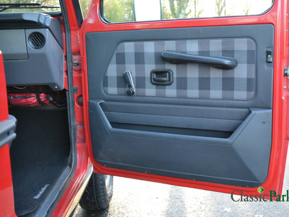 Bild 17/50 von Mercedes-Benz 200 GE (kurz) (1987)