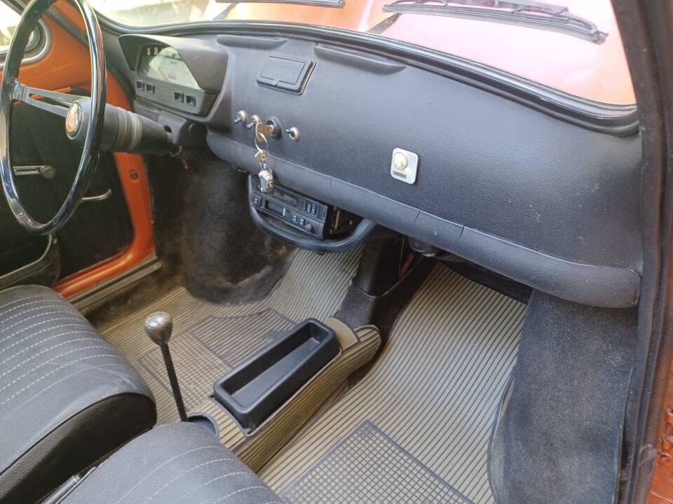 Image 18/56 of FIAT 500 L (1971)