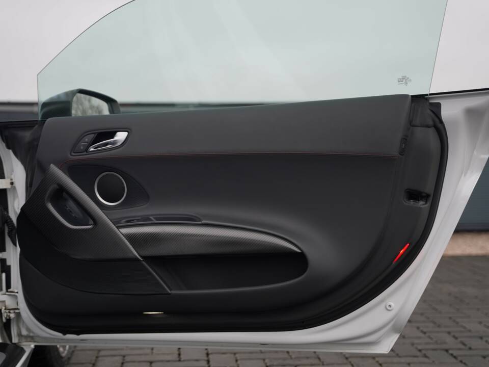 Bild 14/50 von Audi R8 GT (2011)