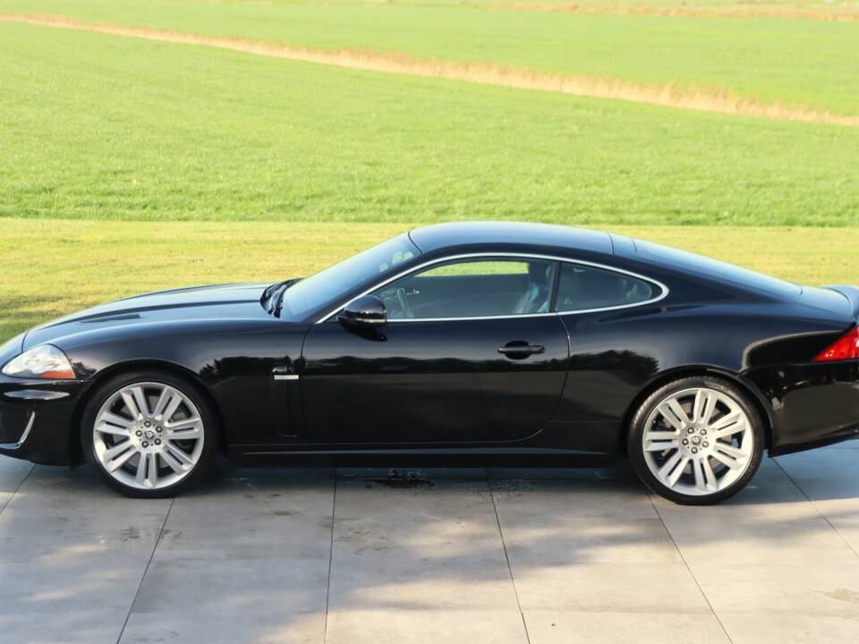Image 7/50 of Jaguar XKR (2010)