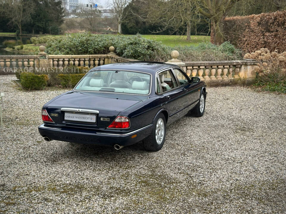 Image 75/96 de Daimler Super V8 (1997)